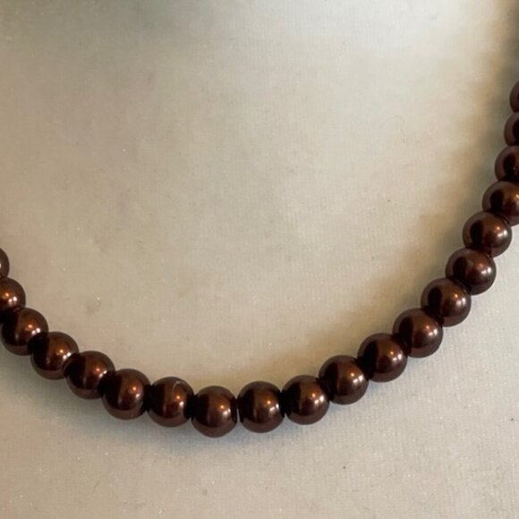 VINTAGE Brown Faux Pearl 18 KGP 19" Single Strand Necklace - Picture 4 of 14